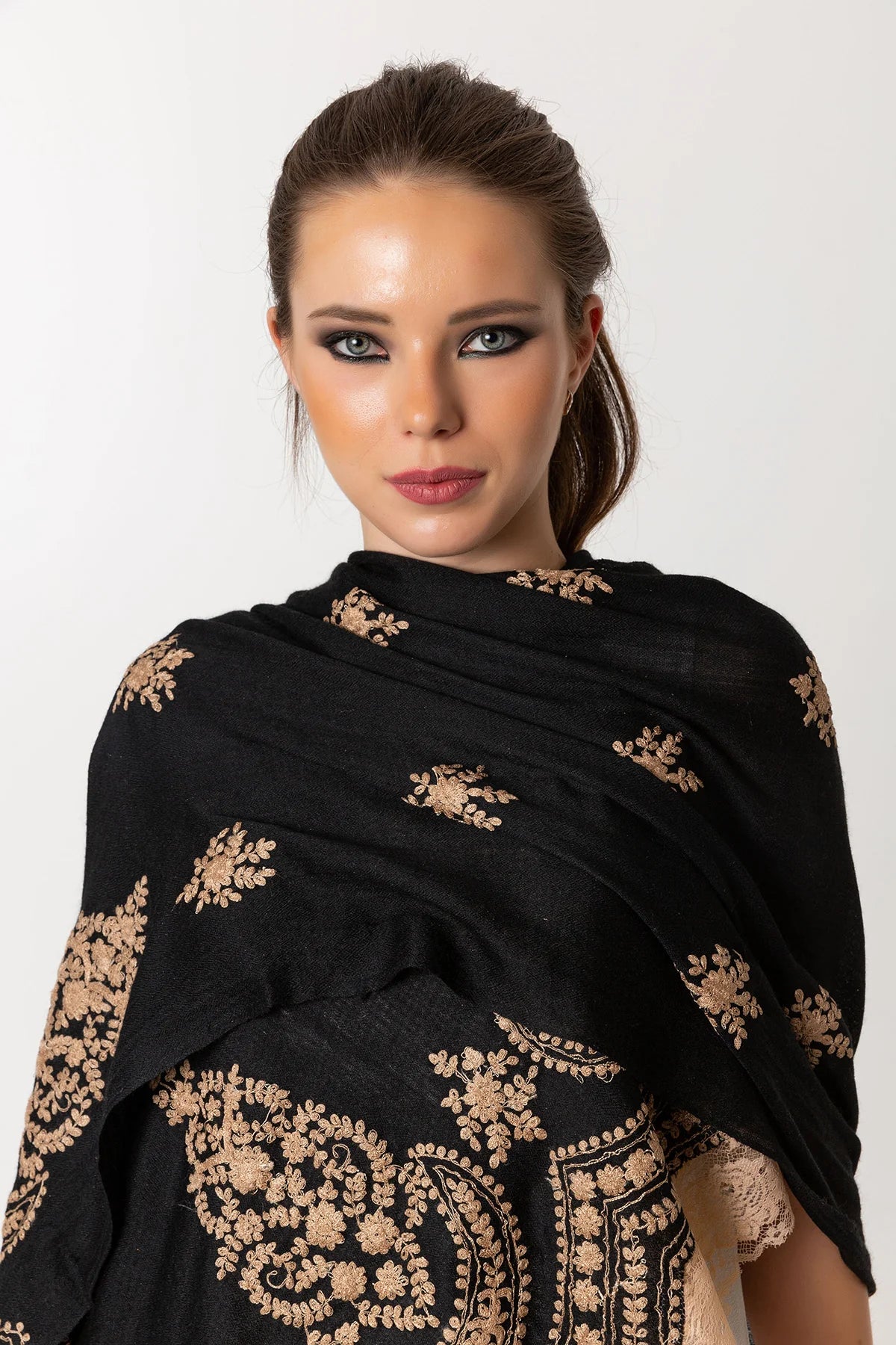 Embroidery Lace Edges Cashmere & Silk - Black Gold