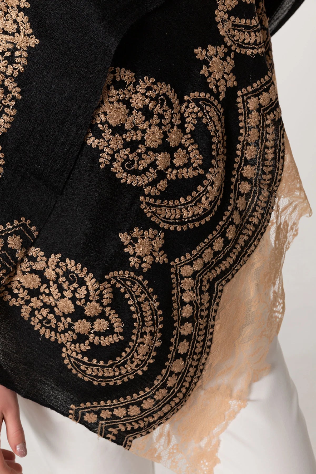 Embroidery Lace Edges Cashmere & Silk - Black Gold