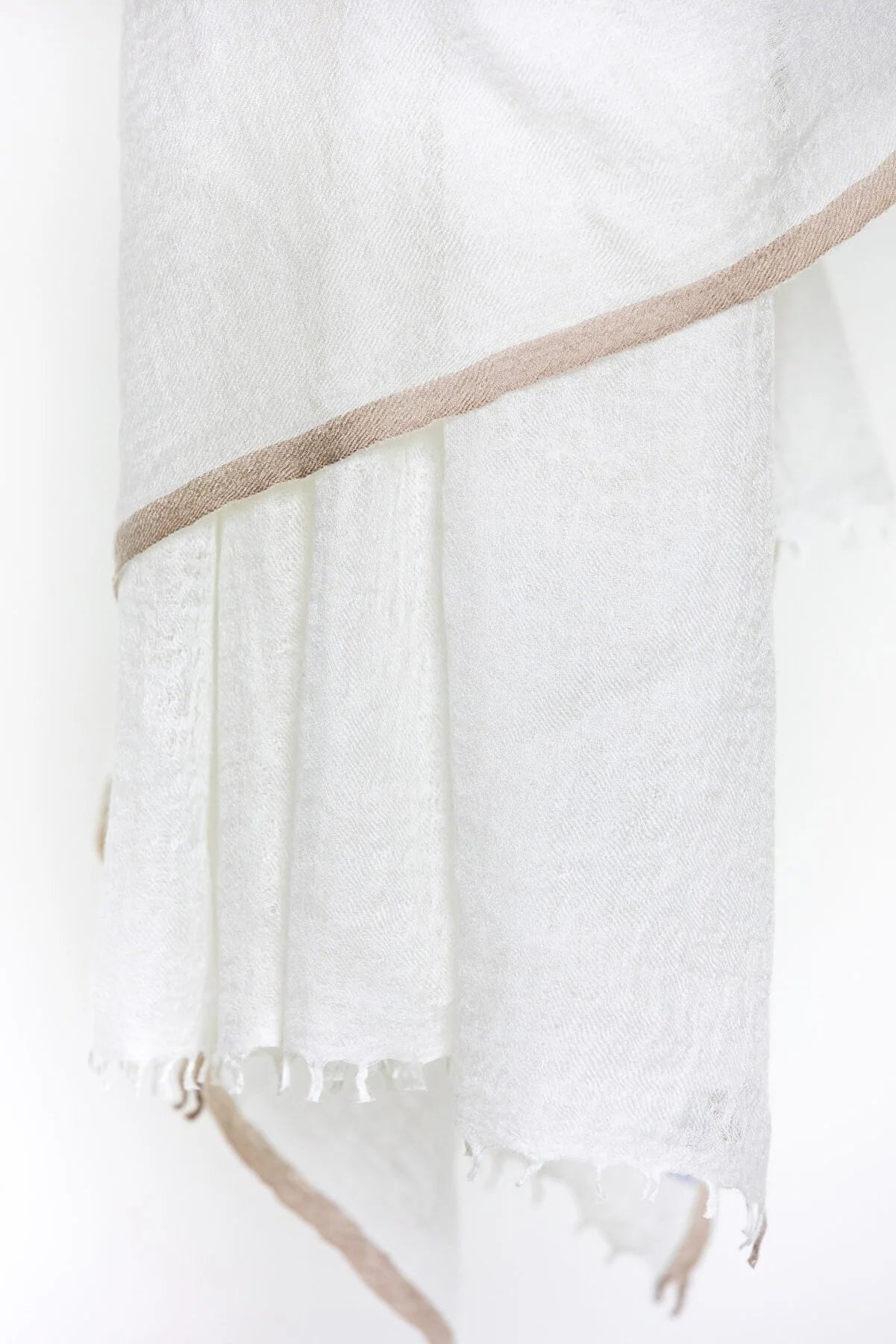 Bordered Sparge Baby Cashmere Shawl - Ivory Brown