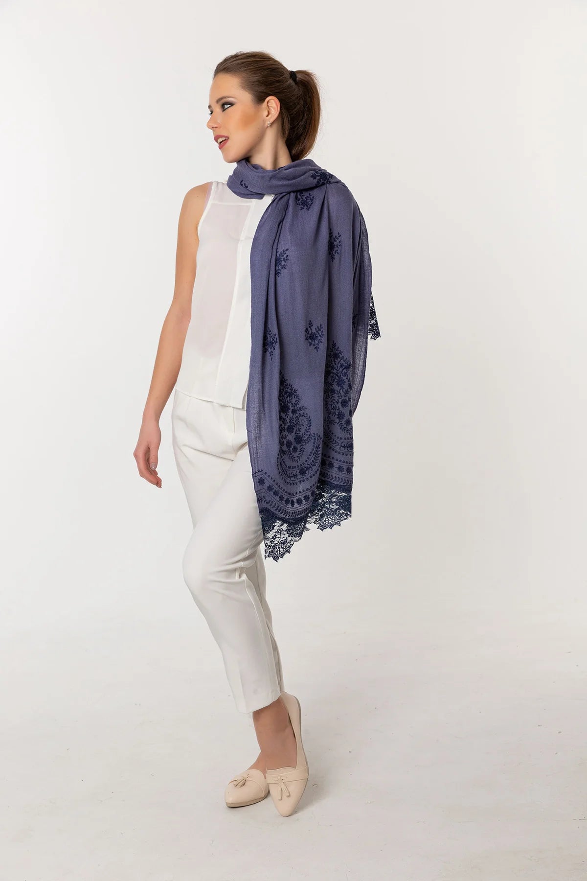 Embroidery Lace Edges Cashmere & Silk - Gray Navy