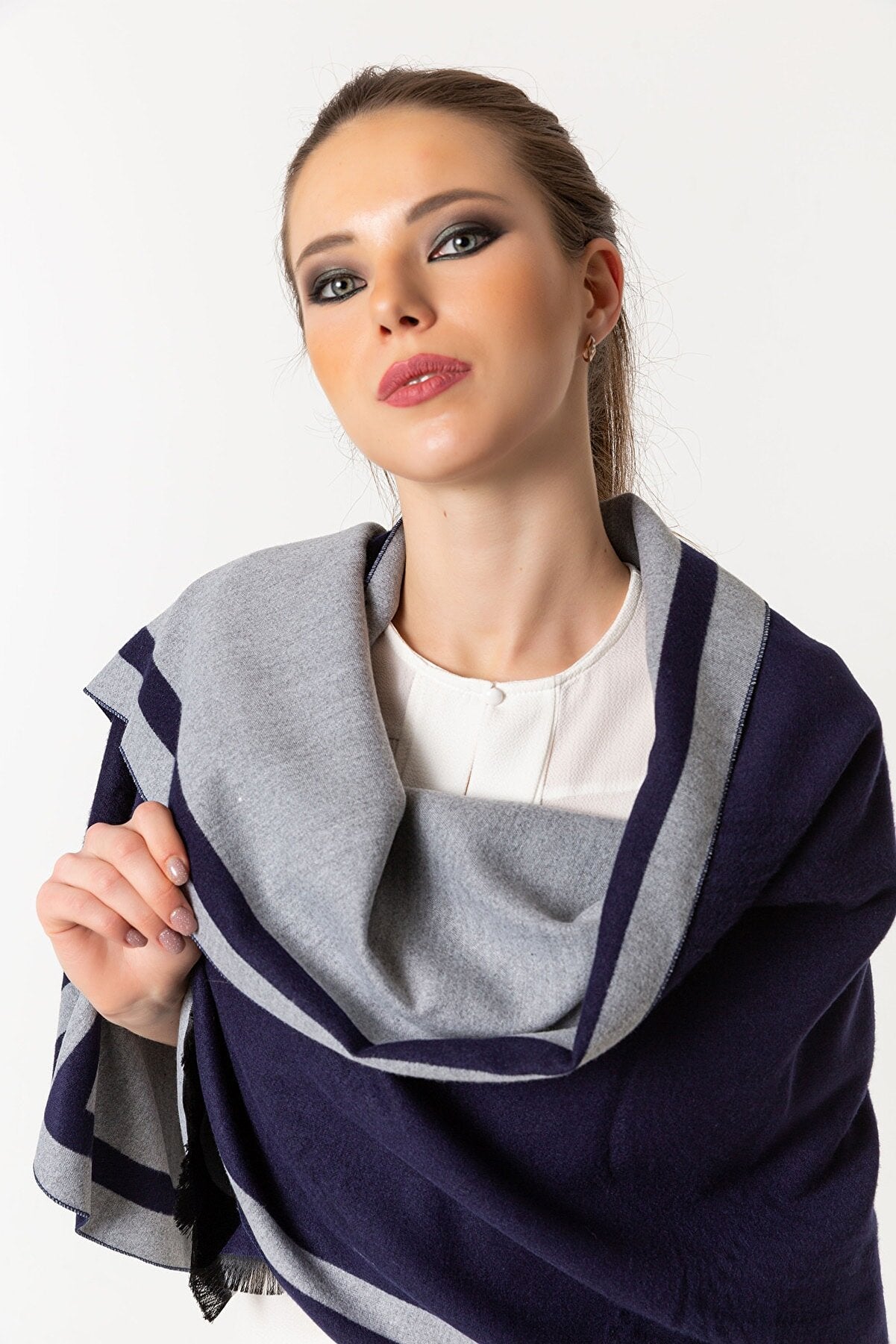 Simply Reversible Mo-shmere Rectangle Scarf - Navy