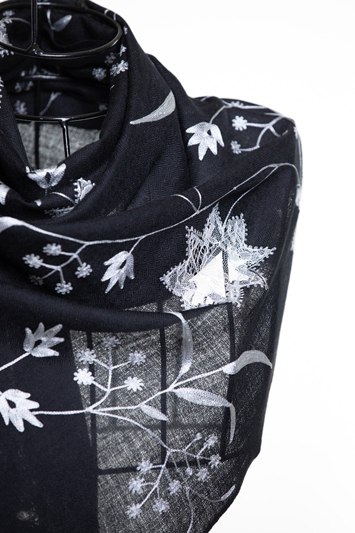 Border Lace & Embroidery Floral Sheer Shawl - Black & White