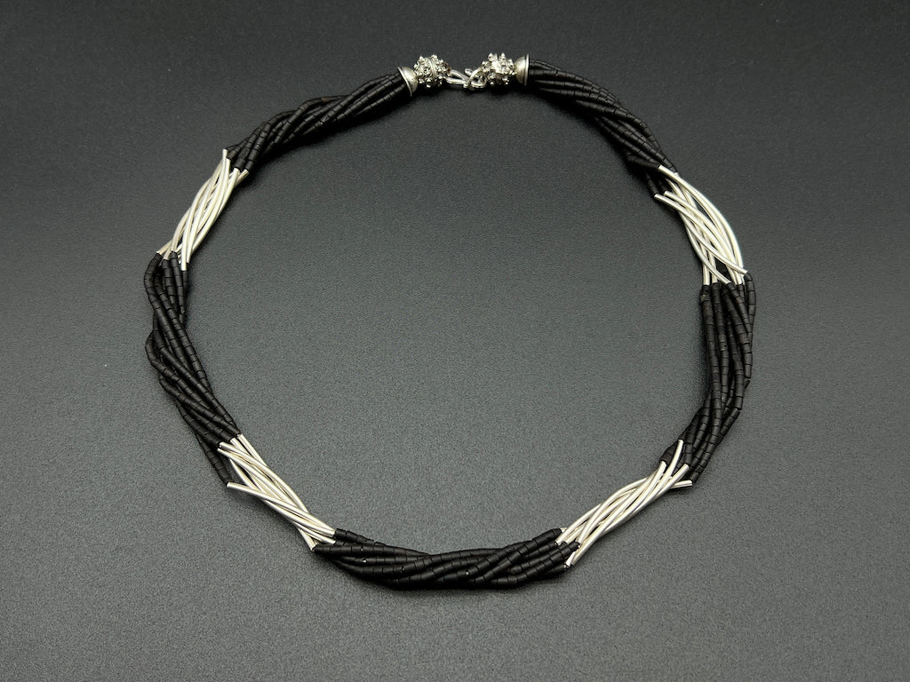 Handmade Vintage Necklace - Thin Blades Onyx