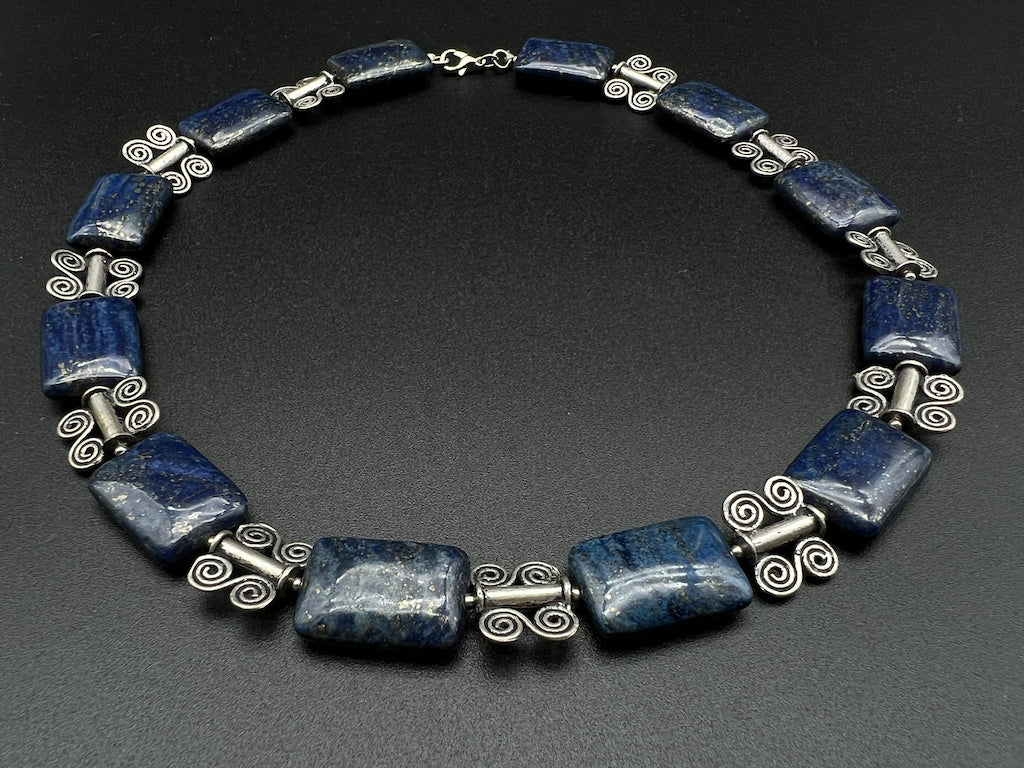 Handmade Vintage Necklace - Lapis Lazuli Flat