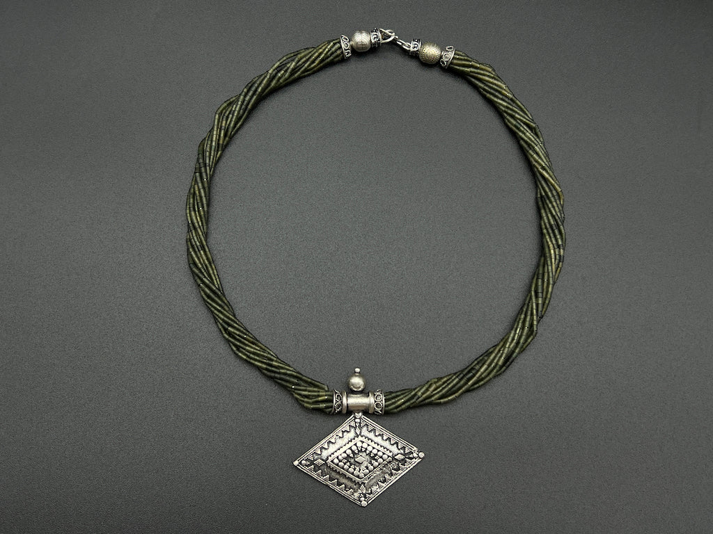 Handmade Vintage Necklace - Jade Chains Losange
