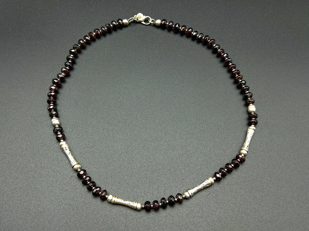 Handmade Vintage Necklace - Pipes Faceted Garnet