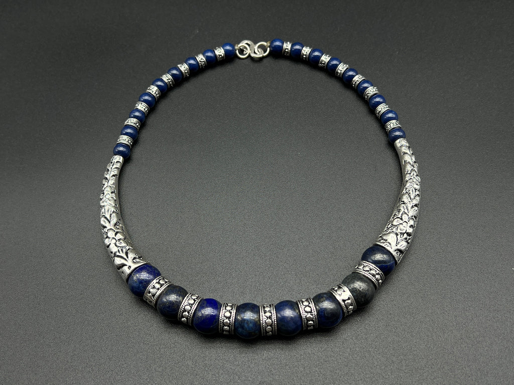 Handmade Vintage Necklace - Lapis Lazuli HornShaped