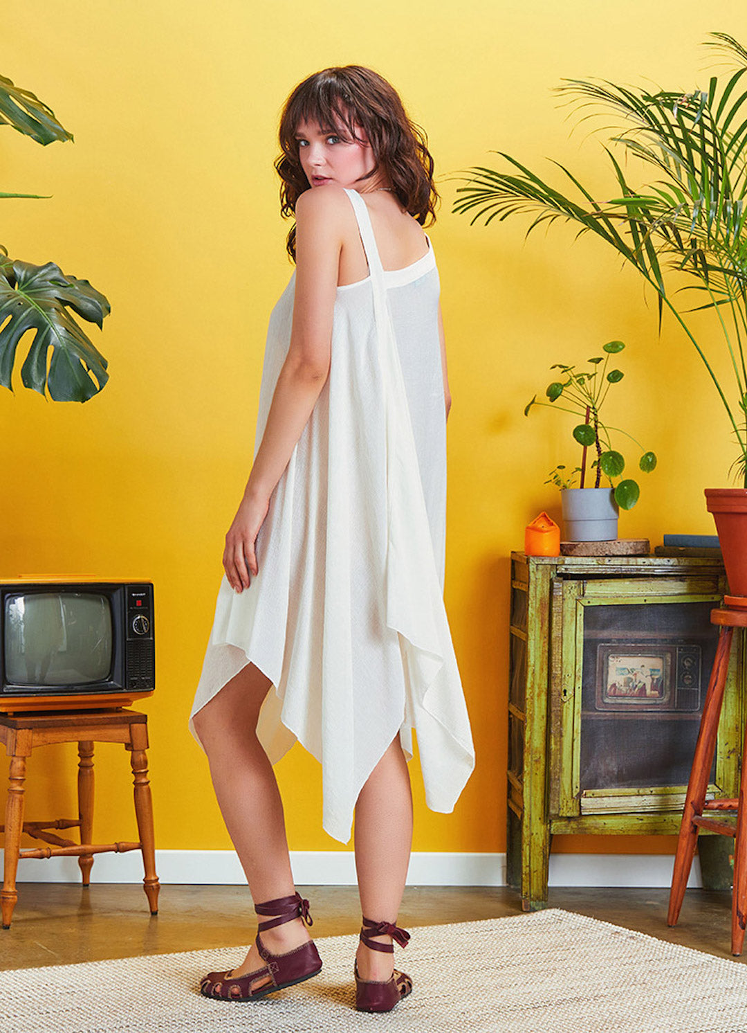 Asymmetrical Loose Fit Flowy Dress - White