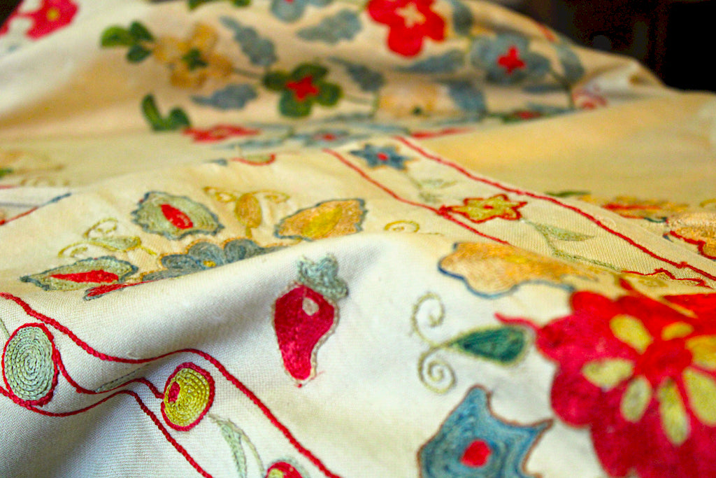 Suzani Cloth Vintage (195 *130) CM - Bouquet - Mawlana Cashmere & Silk