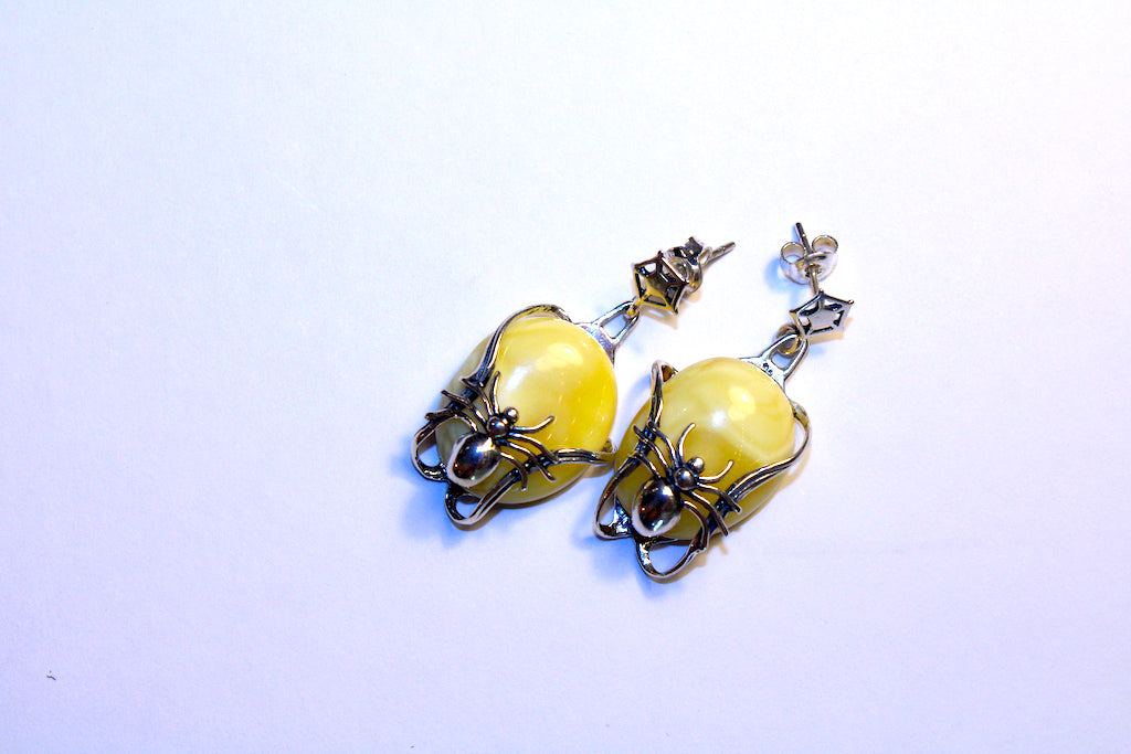 Spider Bottom Hard Yellow Amber Push Pin Earing - Mawlana Cashmere & Silk