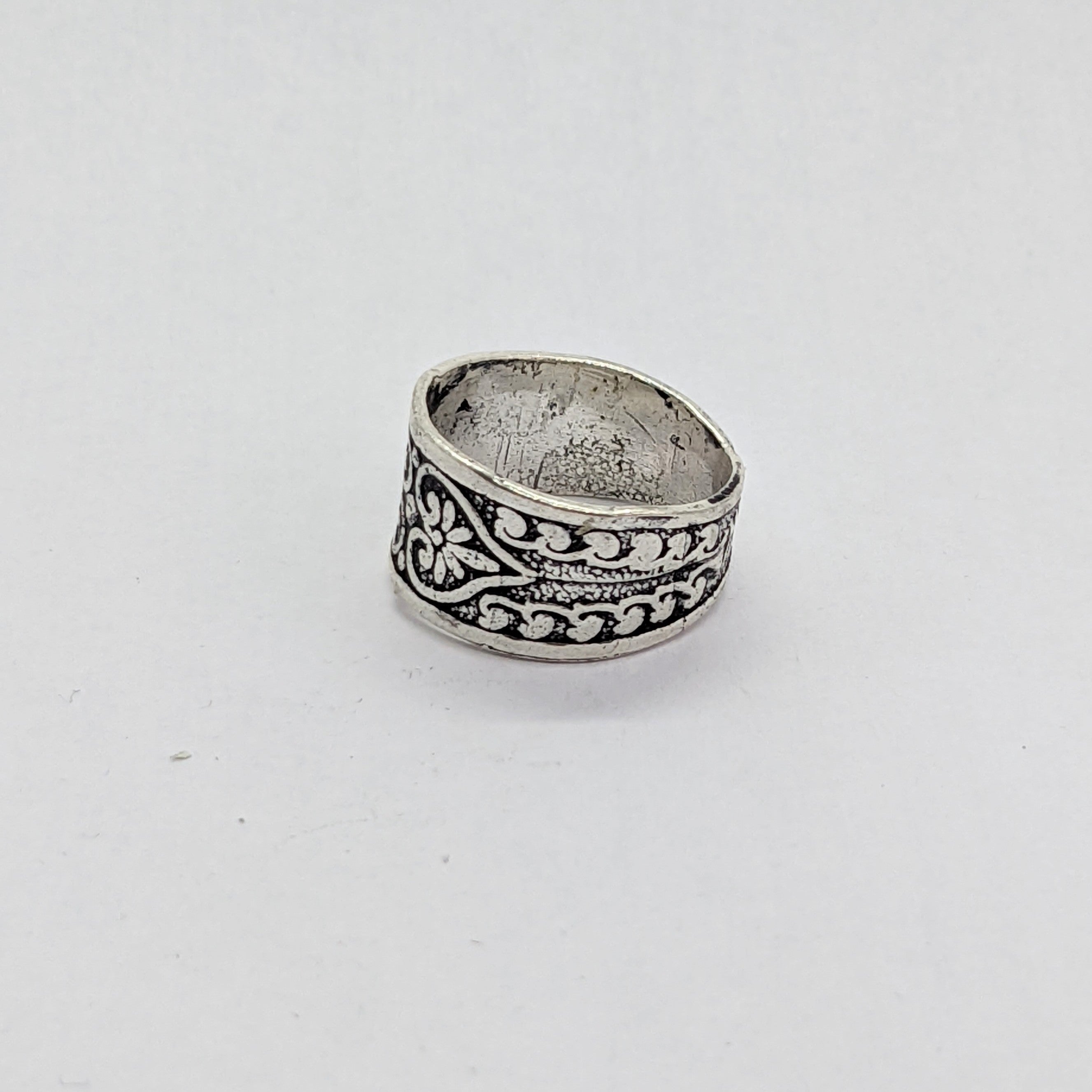 Spade Ring Size 5 - Vintage Designs