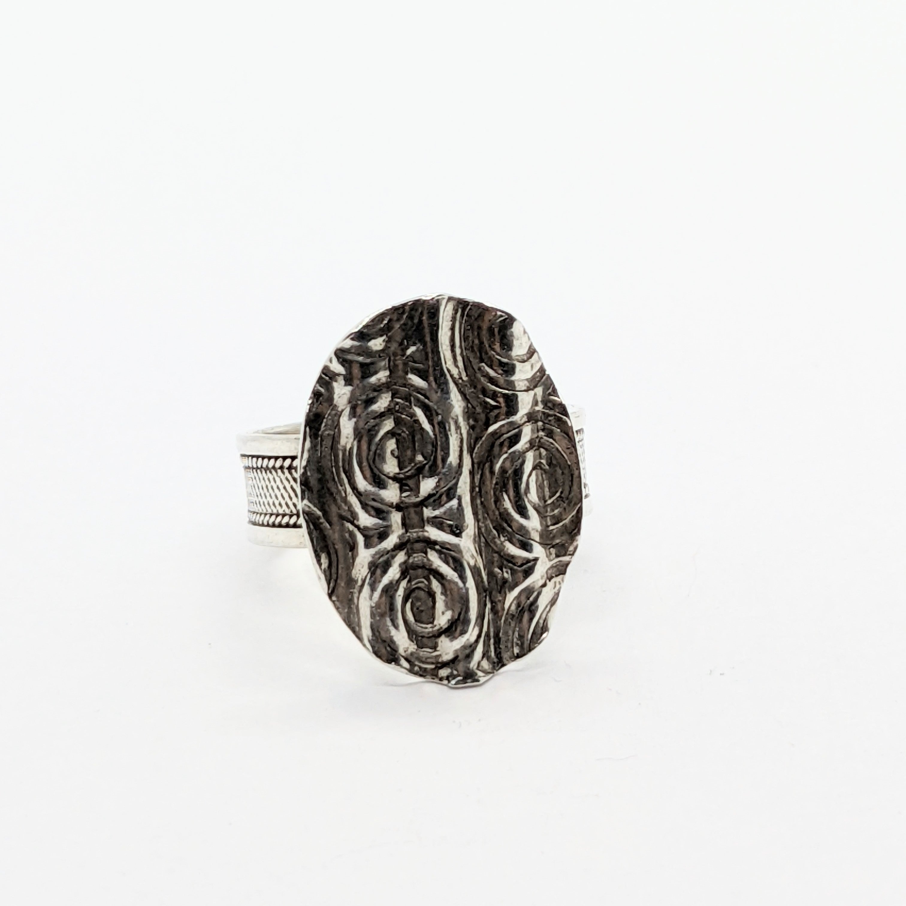 Lined Swirl Armor Ring Size 8