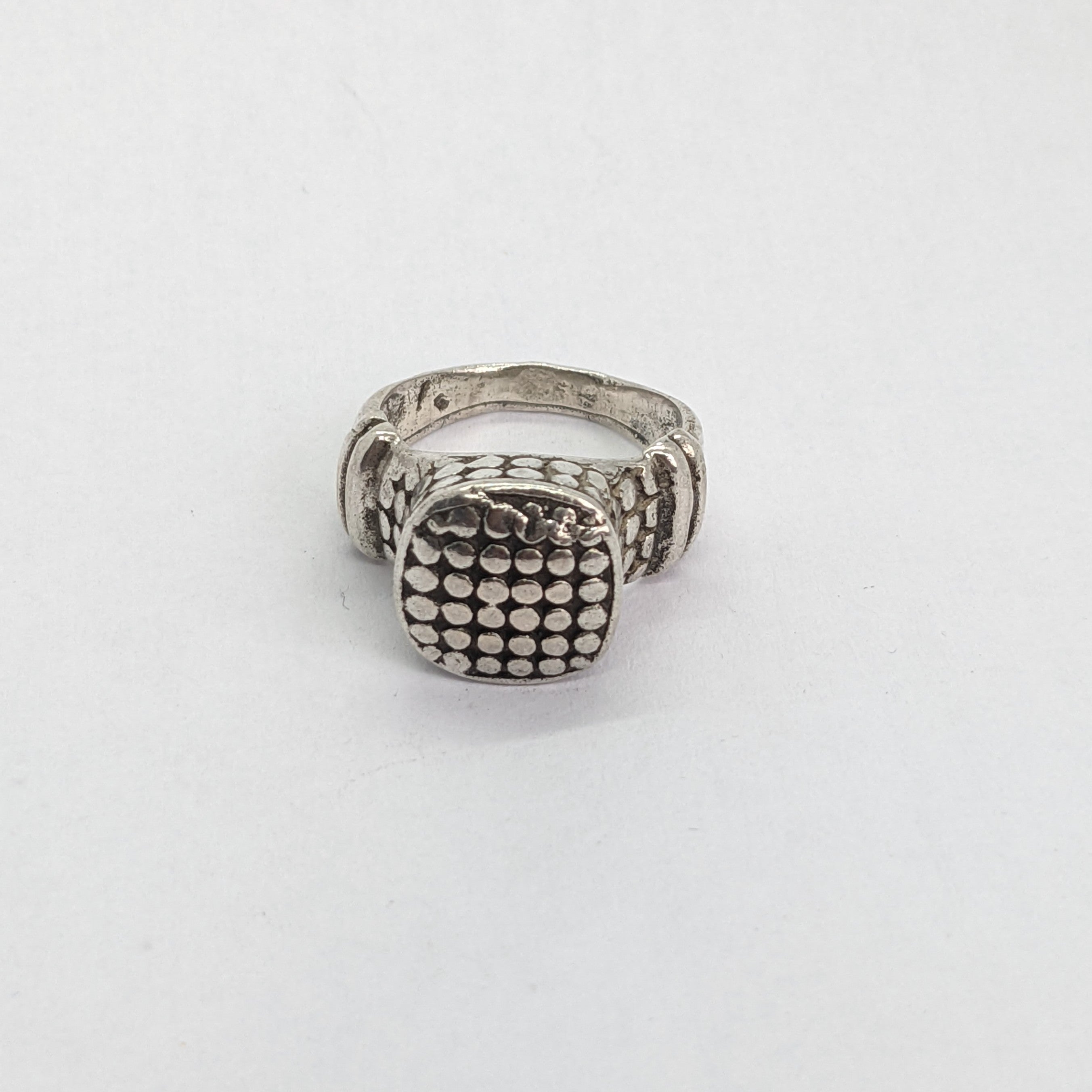 Byzantine  Ring Dotted Size 8